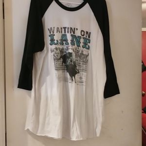 Three-quarter sleeve shirt